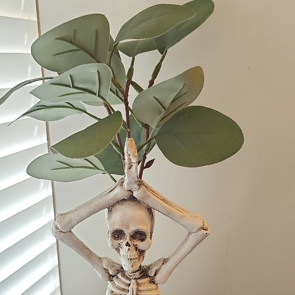 New Bundle of 2 12" Ceramic Yoga Skeletons with Greenery Halloween Decor - Picture 5 of 16